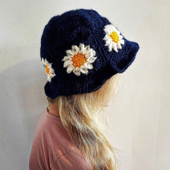 Crochet bucket hat - Picture 1 of 1
